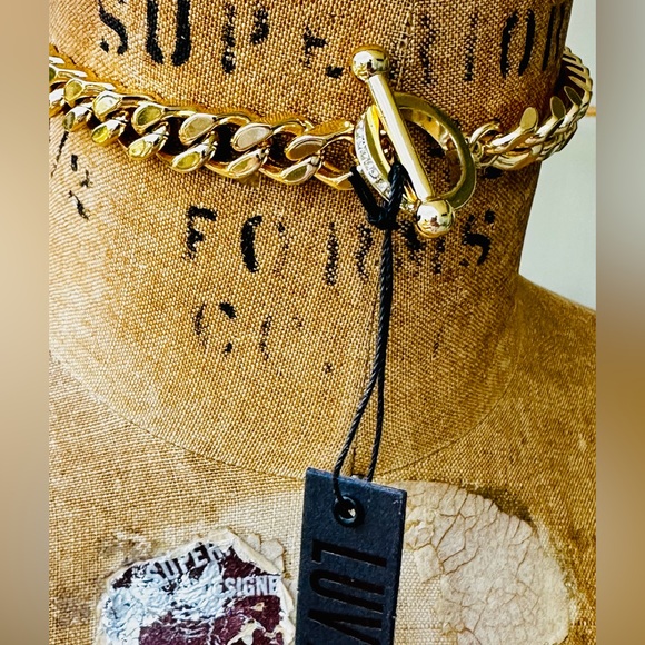⚜️ Luv Aj Choker Curb Chain Necklace
Pave & Gold - Picture 1 of 12